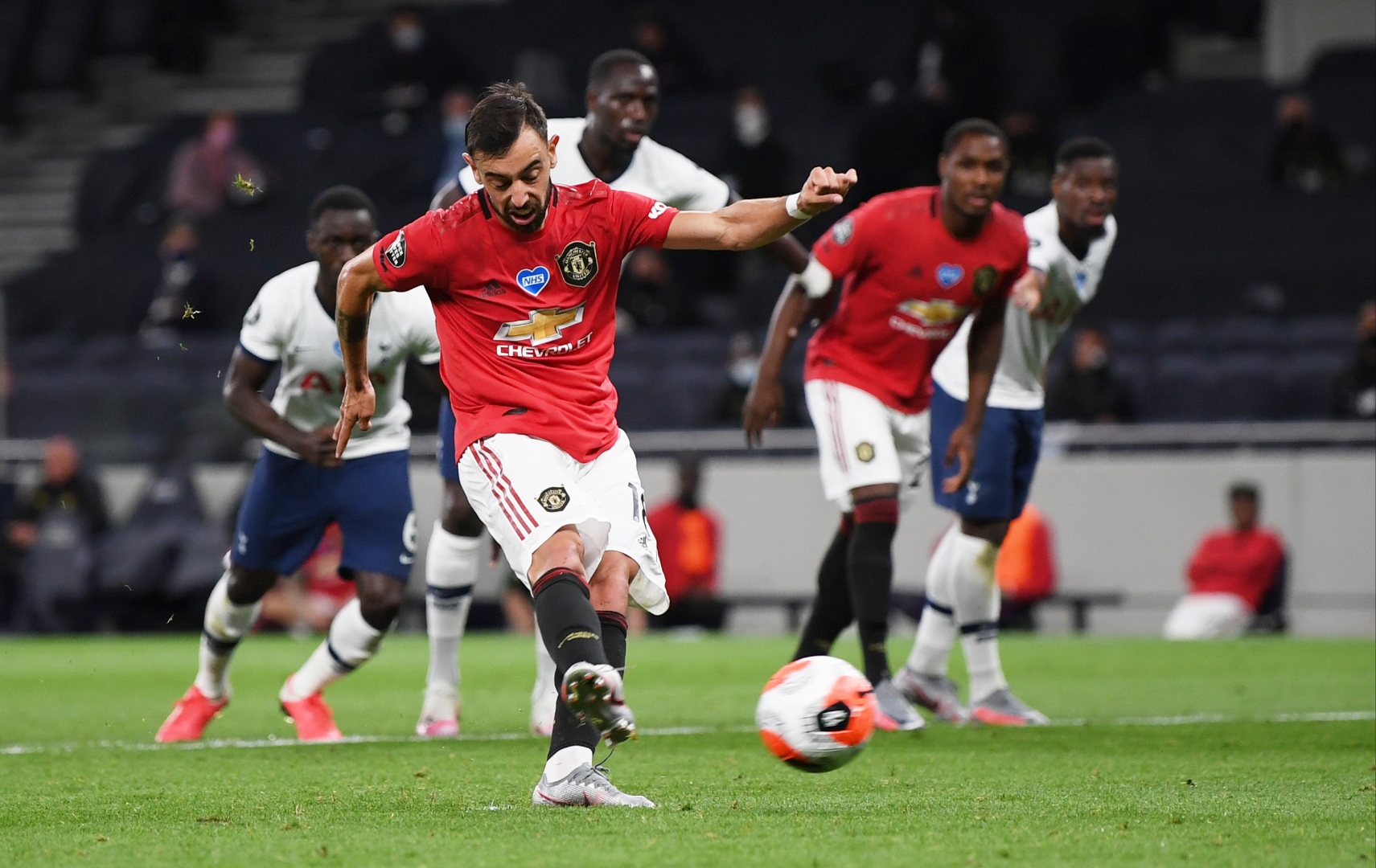 英超倒计时，洛杉矶湖人今夜防线松动，细节引发关注，引发热议，球队文化再被提及的简单介绍-3377娱乐平台