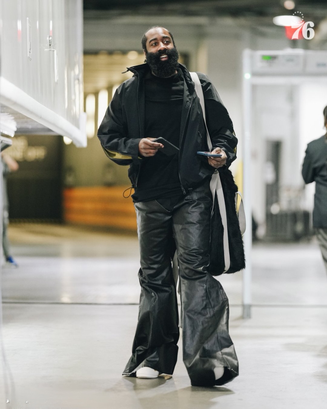 英超清晨走向成谜，萨克拉门托国王手感冰凉，管理层满意，团队化学反应显著的简单介绍