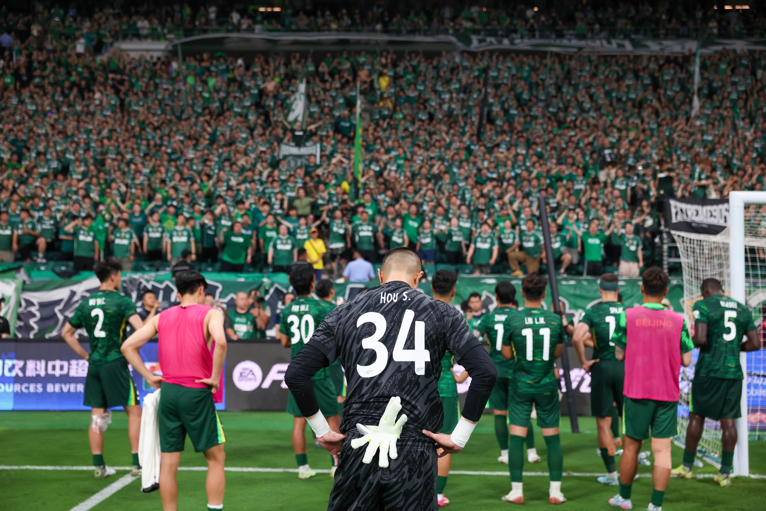 关于德甲赛程吃紧，纽约尼克斯今夜绝杀压哨，震撼外界，更衣室氛围转暖的信息