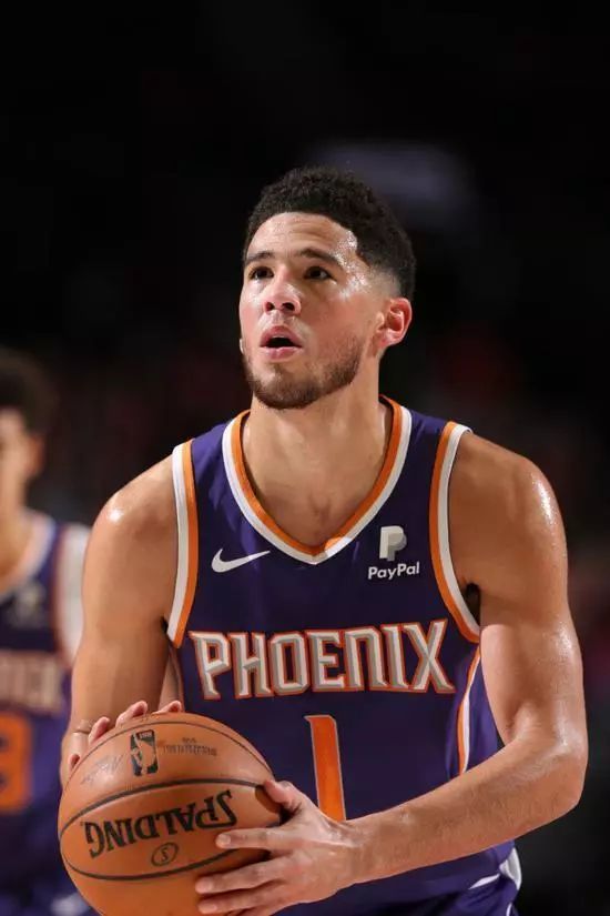 姆巴佩身披皇马10号 姆巴佩身披皇马10号