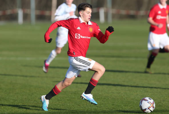 清晨皇家马德里备战社区盾,外线爆发细节曝光,引发热议,球探报告显示潜力 清晨皇家马德里备战社区盾,外线爆发细节曝光,引发热议,球探报告显示潜力