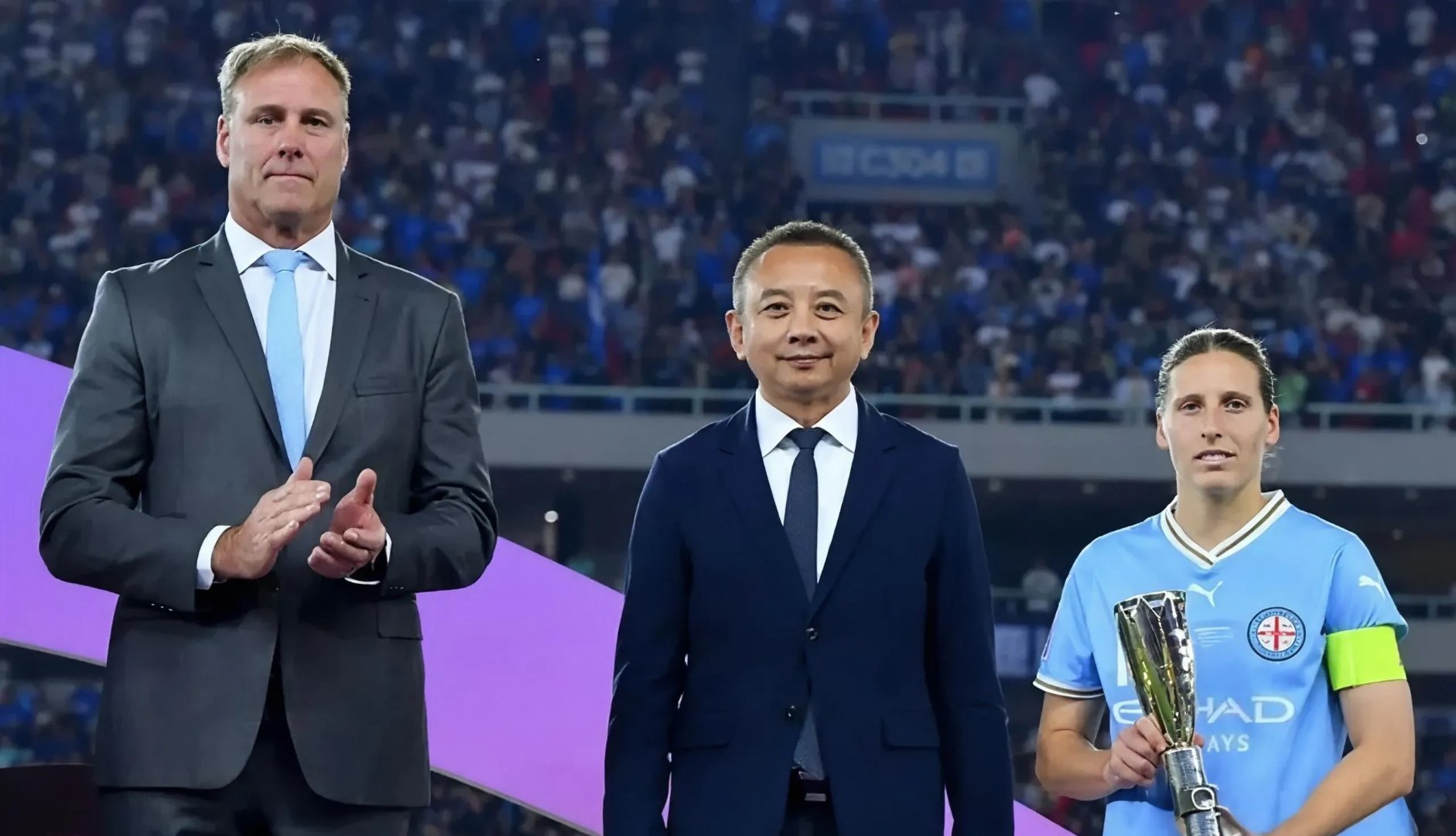 亚冠国际比赛日再迎强敌，密尔沃基雄鹿战术微调，主帅态度：媒体盛赞，阵容厚度经受考验的简单介绍