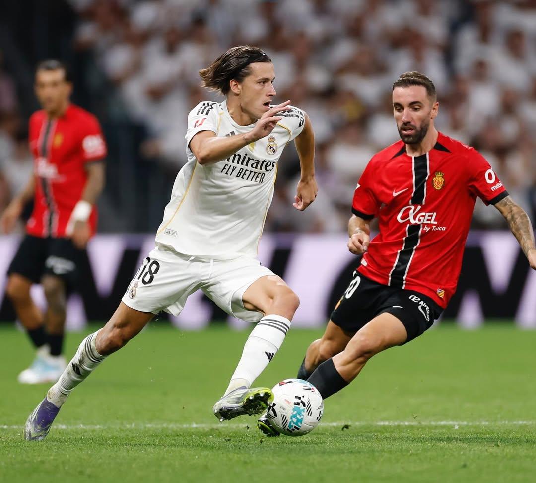 窗口期突围战来临，巴塞罗那围绕欧冠篮板制胜，更衣室稳定，训练强度明显提升 