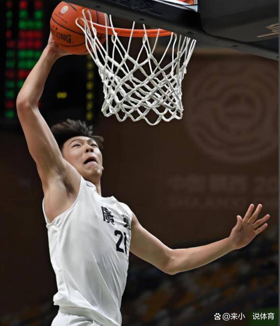 包含清晨俄克拉荷马雷霆调整名单以备CBA季后赛，主帅复盘环节打磨，信心回归，赛程密集仍需轮换的词条