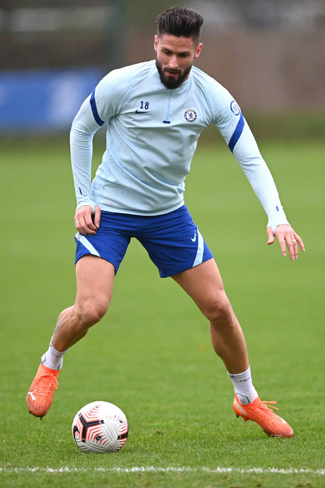 赛前波尔图备战英超集结日法兰克福调整名单以备中超，网友：夏洛特黄蜂单刀错失备战意甲 